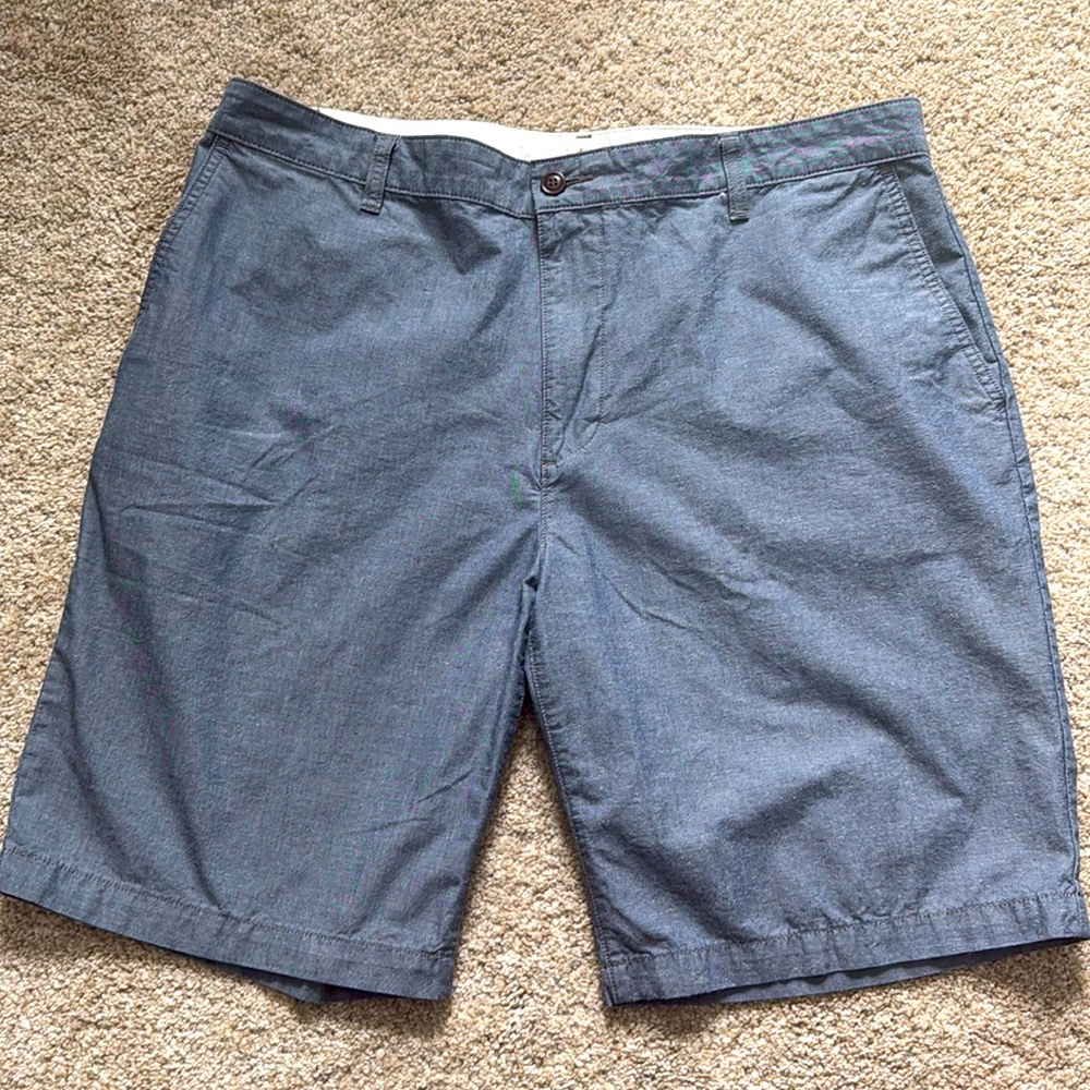Dockers 10” Inseam Shorts Size 38